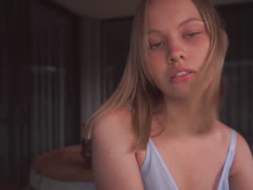 Naked cam girl bibi_it_is image #3555226