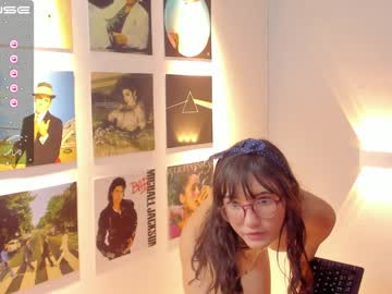 Naked cam girl little_effy18 image #3586917