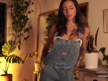 Naked cam girl effyloweell image #2684494