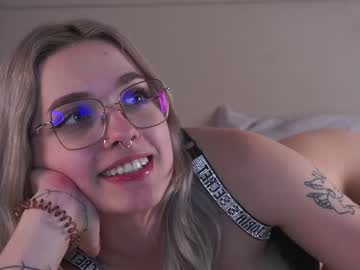 elinacherry naked cam