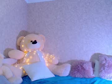 Naked cam girl lit1le_kitty_ image #1129909