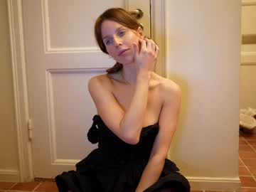 Naked cam girl ellaa91 image #3119706