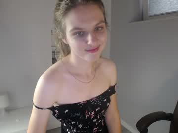 Naked cam girl lana_heisstt image #333809