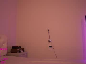 Naked cam girl lindamei image #316528