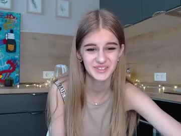 Naked cam girl mila_cuteee image #511215