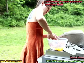 Naked cam couple honeyand_thebear image #1881084
