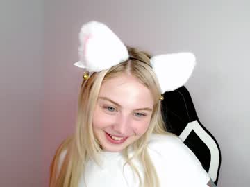 Naked cam girl shy_blondiee image #3680645