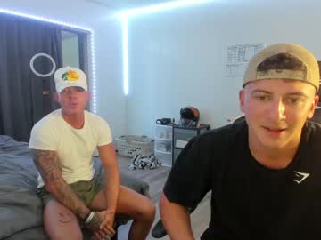 Naked cam couple cowsgomoo101 image #2204687