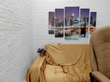 Naked cam girl kira_coy_ image #1884565