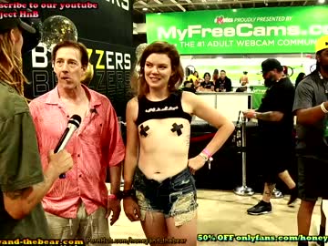 Naked cam couple honeyand_thebear image #2211667