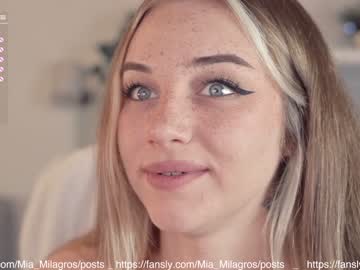 Naked cam girl mia_milagros image #2427841
