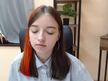 Naked cam girl caramelelechka image #1993681