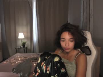 Naked cam girl ella_flare image #2574190