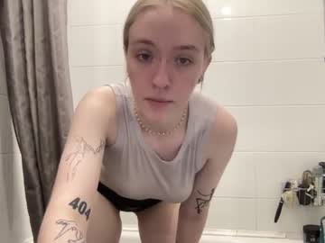 Naked cam girl crystallluna image #3944755