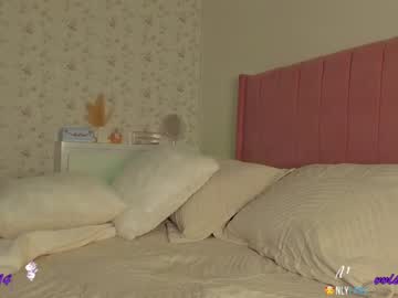 Naked cam girl veroniqe_lounge image #2081764