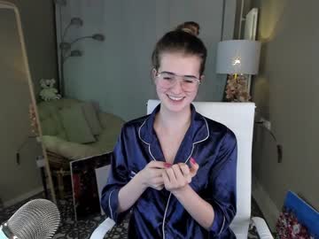 Naked cam girl zlata_luna image #601025