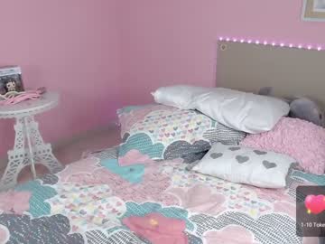 Naked cam girl little_effy18 image #1801869