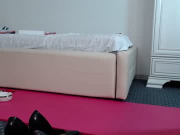 Naked cam girl carmela_fox image #2889151