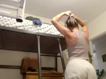 Naked cam girl bambis_honeypot image #969039