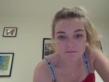 Naked cam girl redroseldn image #3738699