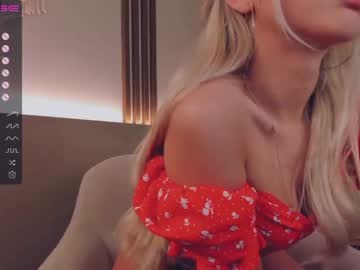 Naked cam girl coy_tessa_ image #3606003