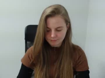 Naked cam girl andrea_lui image #1476036