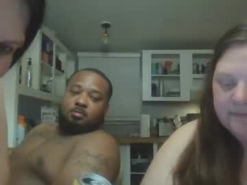 Naked cam couple queenking55 image #4039424
