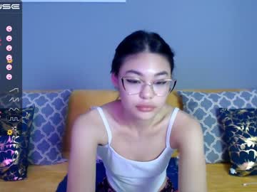 Naked cam girl little_v1rgin_angel image #2049235