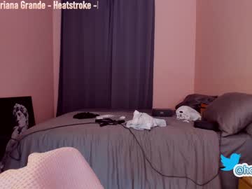 Naked cam girl hollyextra image #2468489