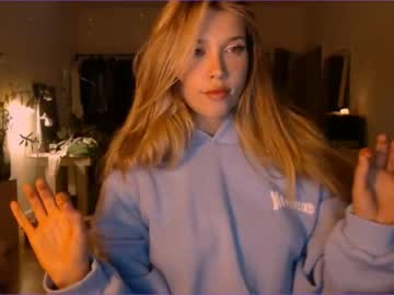 Naked cam girl bitter_moon image #3339197