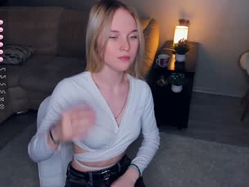 Naked cam girl mayevett image #3989097