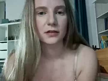 Naked cam girl lia06_ image #4070475