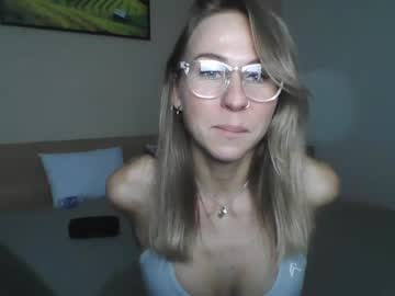 viktoriaaember naked cam