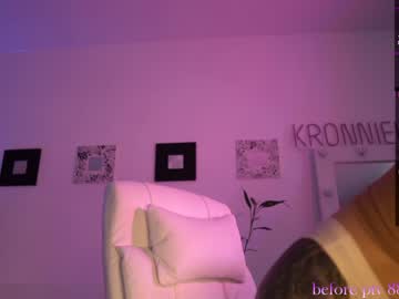Naked cam girl kronniekray image #1682557