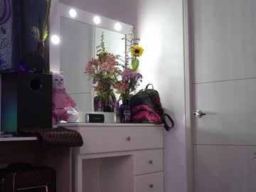 Naked cam girl beyllove_d image #3599454