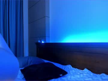 Naked cam girl naomi_25 image #2386250