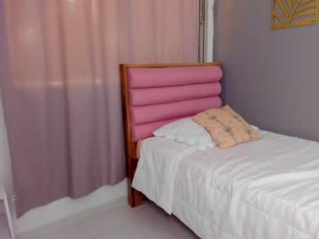 Naked cam girl roberta_lipa image #2375185