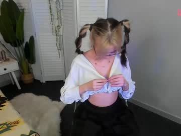 Naked cam girl y_u_m_i_k_a image #3175975