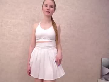 Naked cam girl emilia_karter image #1159682