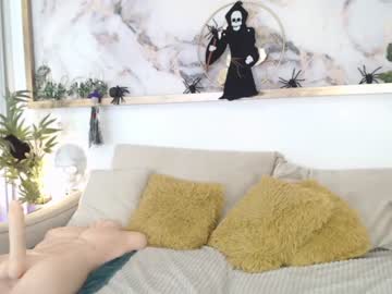 Naked cam girl marrylouanne image #2957080
