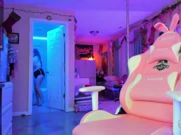 Naked cam girl daphnemadison image #935680