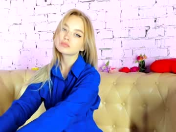 Naked cam girl mayalight image #2113606