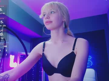 Naked cam girl alessiacroft image #4070940