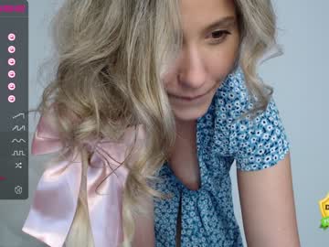 Naked cam girl theellenshow image #3730338