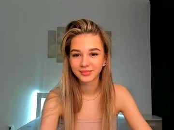 Naked cam girl holly____ image #3184942