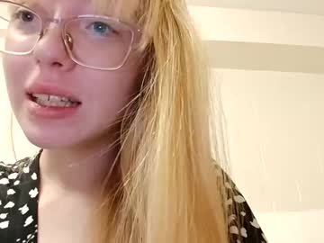 Naked cam girl blonde_katie image #3967295