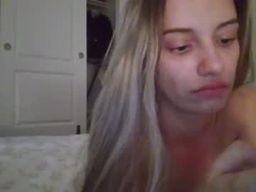 Naked cam couple hootersgirl69 image #3377349