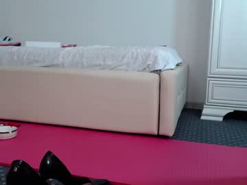 Naked cam girl carmela_fox image #2889255