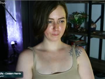 Naked cam girl maeveminx image #2305030