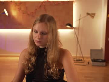 Naked cam girl chillwithkira image #2778306